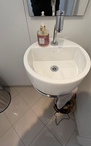 Apartamento à venda com 97m², 3 quartos e 2 vagas Apartamento à venda com 97m², 3 quartos e 2 vagasBanheiro 2
