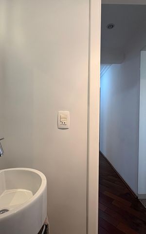Apartamento à venda com 97m², 3 quartos e 2 vagas Apartamento à venda com 97m², 3 quartos e 2 vagasBanheiro 2