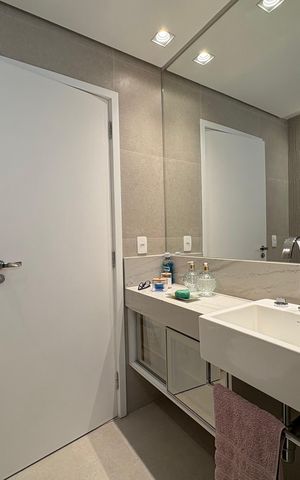 Apartamento à venda com 97m², 3 quartos e 2 vagas Apartamento à venda com 97m², 3 quartos e 2 vagasBanheiro 1