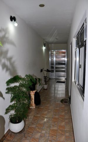 Casa de condomínio à venda com 231m², 4 quartos e 1 vaga Casa de condomínio à venda com 231m², 4 quartos e 1 vagaHall