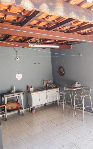 Casa à venda com 175m², 3 quartos e 3 vagas Casa à venda com 175m², 3 quartos e 3 vagasÁrea comum