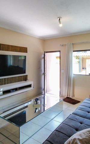 Casa à venda com 175m², 3 quartos e 3 vagas Casa à venda com 175m², 3 quartos e 3 vagasSala