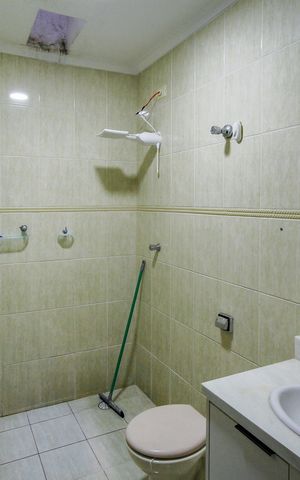 Casa à venda com 175m², 3 quartos e 3 vagas Casa à venda com 175m², 3 quartos e 3 vagasBanheiro