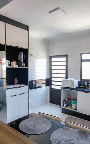 Casa à venda com 175m², 3 quartos e 3 vagas Casa à venda com 175m², 3 quartos e 3 vagasCozinha