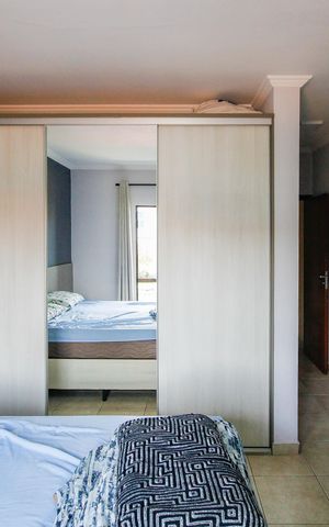 Casa à venda com 175m², 3 quartos e 3 vagas Casa à venda com 175m², 3 quartos e 3 vagasSuíte