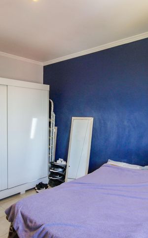 Casa à venda com 175m², 3 quartos e 3 vagas Casa à venda com 175m², 3 quartos e 3 vagasQuarto 2