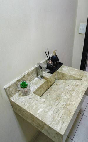 Casa à venda com 175m², 3 quartos e 3 vagas Casa à venda com 175m², 3 quartos e 3 vagasLavabo