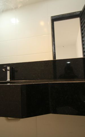 Casa à venda com 320m², 4 quartos e 2 vagasBanheiro 1