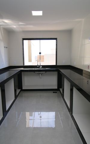 Casa à venda com 320m², 4 quartos e 2 vagasCozinha