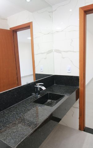 Casa à venda com 320m², 4 quartos e 2 vagasBanheiro da Suíte 3