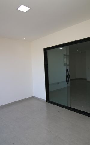 Casa à venda com 320m², 4 quartos e 2 vagasVaranda da Suíte 3