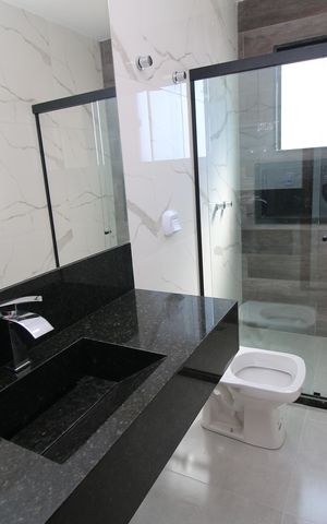 Casa à venda com 320m², 4 quartos e 2 vagasBanheiro da Suíte 2