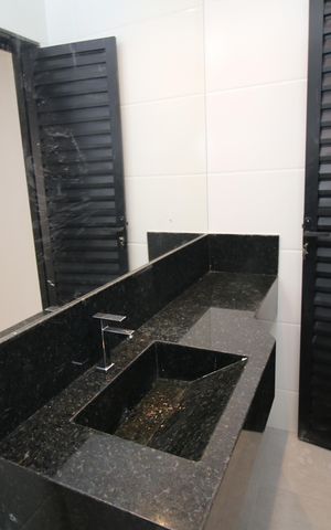 Casa à venda com 320m², 4 quartos e 2 vagasBanheiro 2