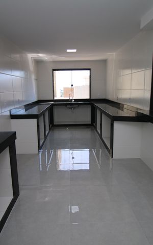 Casa à venda com 320m², 4 quartos e 2 vagasCozinha