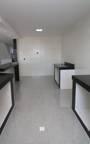 Casa à venda com 320m², 4 quartos e 2 vagasCozinha