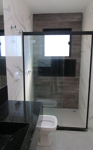Casa à venda com 320m², 4 quartos e 2 vagasBanheiro da Suíte 1