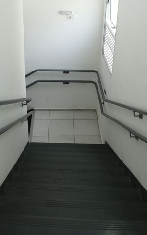 Apartamento para alugar com 48m², 2 quartos e sem vagaEscada