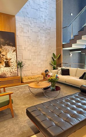 Casa de condomínio à venda com 533m², 4 quartos e 4 vagas Casa de condomínio à venda com 533m², 4 quartos e 4 vagasSala
