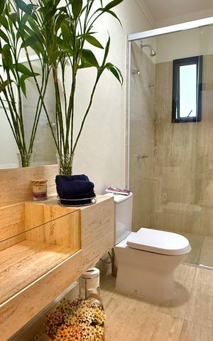 Casa de condomínio à venda com 533m², 4 quartos e 4 vagas Casa de condomínio à venda com 533m², 4 quartos e 4 vagasBanheiro