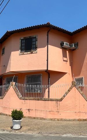 Casa de condomínio à venda com 70m², 3 quartos e 1 vaga Casa de condomínio à venda com 70m², 3 quartos e 1 vagaFachada