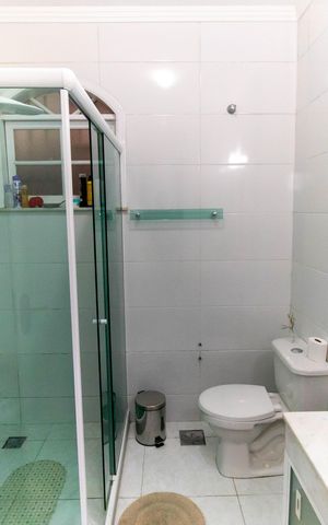 Casa para alugar com 450m², 3 quartos e 2 vagas Casa para alugar com 450m², 3 quartos e 2 vagasBanheiro Social