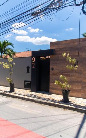 Casa para alugar com 450m², 3 quartos e 2 vagas Casa para alugar com 450m², 3 quartos e 2 vagasFachada