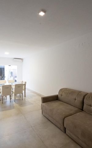 Casa para alugar com 200m², 3 quartos e 3 vagas Casa para alugar com 200m², 3 quartos e 3 vagasSala
