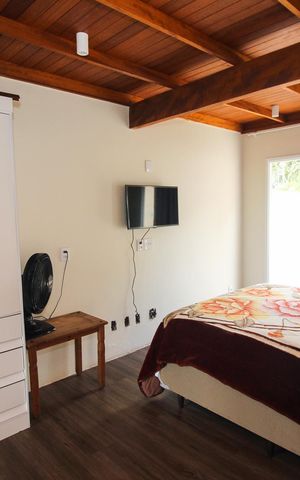 Casa de condomínio à venda com 235m², 5 quartos e 2 vagas Casa de condomínio à venda com 235m², 5 quartos e 2 vagasSuíte 2