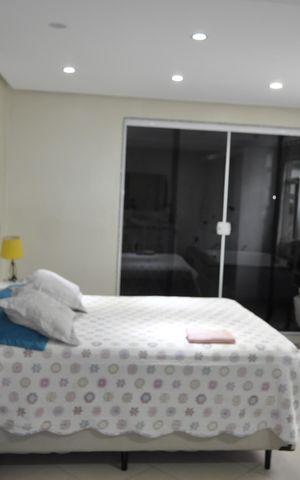 Casa à venda com 240m², 4 quartos e sem vagaSuíte