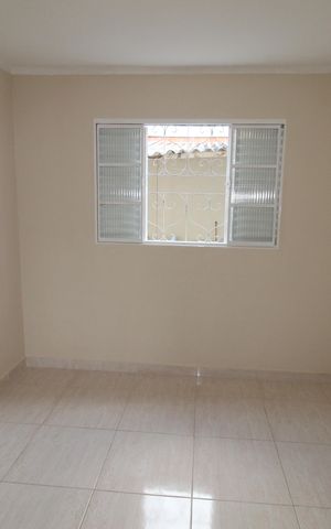 Casa para alugar com 140m², 2 quartos e 6 vagasQuarto 1