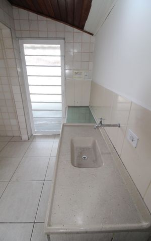 Casa para alugar com 140m², 2 quartos e 6 vagasCozinha