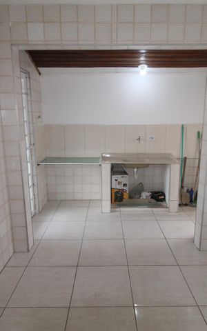 Casa para alugar com 140m², 2 quartos e 6 vagasCozinha