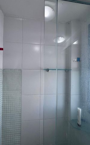 Apartamento à venda com 240m², 3 quartos e 2 vagas Apartamento à venda com 240m², 3 quartos e 2 vagasBanheiro da Suíte