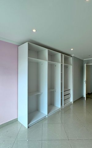 Apartamento à venda com 240m², 3 quartos e 2 vagas Apartamento à venda com 240m², 3 quartos e 2 vagasSuíte 2