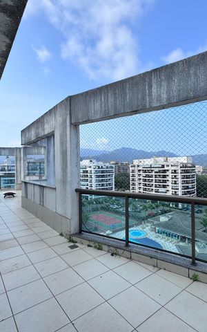 Apartamento à venda com 240m², 3 quartos e 2 vagas Apartamento à venda com 240m², 3 quartos e 2 vagasVaranda