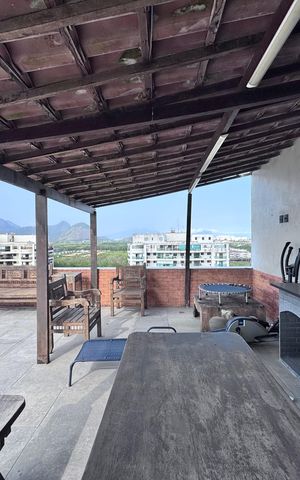 Apartamento à venda com 240m², 3 quartos e 2 vagas Apartamento à venda com 240m², 3 quartos e 2 vagasTerraço