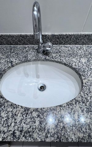 Apartamento à venda com 240m², 3 quartos e 2 vagas Apartamento à venda com 240m², 3 quartos e 2 vagasLavabo