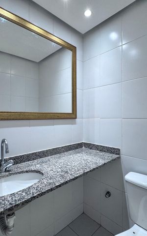 Apartamento à venda com 240m², 3 quartos e 2 vagas Apartamento à venda com 240m², 3 quartos e 2 vagasLavabo