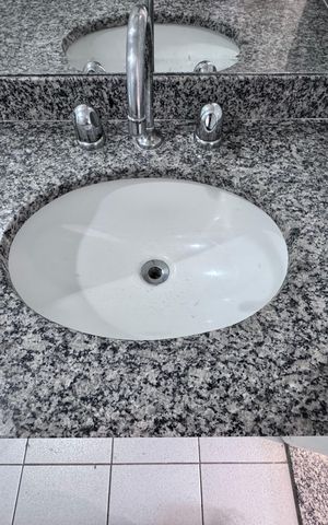 Apartamento à venda com 240m², 3 quartos e 2 vagas Apartamento à venda com 240m², 3 quartos e 2 vagasBanheiro da Suíte 2