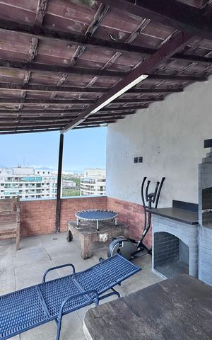 Apartamento à venda com 240m², 3 quartos e 2 vagas Apartamento à venda com 240m², 3 quartos e 2 vagasTerraço