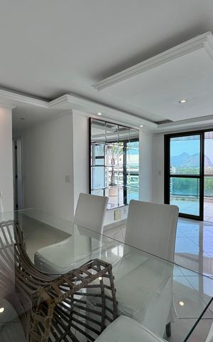 Apartamento à venda com 240m², 3 quartos e 2 vagas Apartamento à venda com 240m², 3 quartos e 2 vagasSala