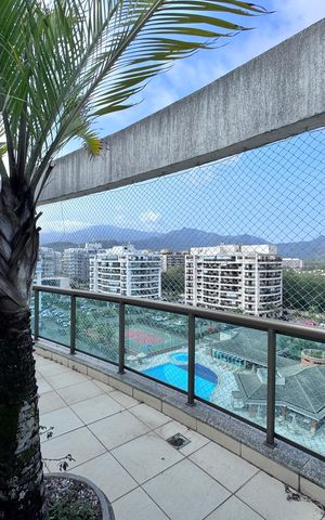 Apartamento à venda com 240m², 3 quartos e 2 vagas Apartamento à venda com 240m², 3 quartos e 2 vagasVaranda