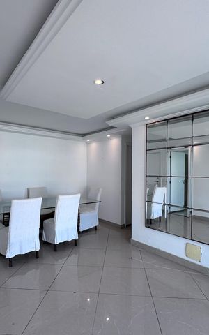 Apartamento à venda com 240m², 3 quartos e 2 vagas Apartamento à venda com 240m², 3 quartos e 2 vagasSala