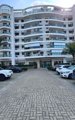 Apartamento à venda com 240m², 3 quartos e 2 vagas Apartamento à venda com 240m², 3 quartos e 2 vagasFachada