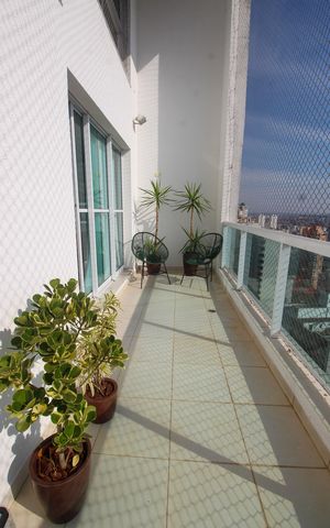 Apartamento à venda com 250m², 4 quartos e 4 vagasVaranda da Sala