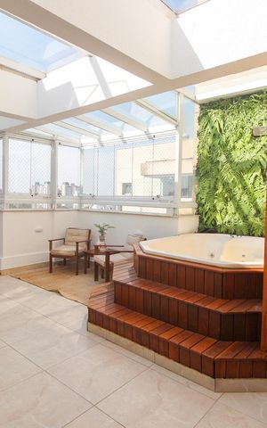 Apartamento à venda com 250m², 4 quartos e 4 vagasCobertura