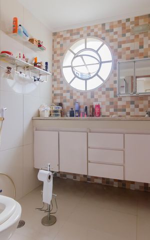 Apartamento à venda com 108m², 3 quartos e 2 vagas Apartamento à venda com 108m², 3 quartos e 2 vagasBanheiro da Suíte