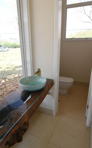 Casa de condomínio à venda com 156m², 2 quartos e 4 vagasLavabo