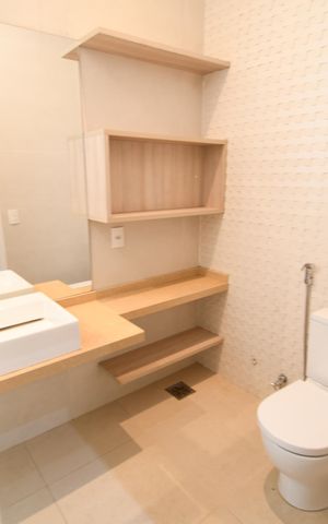 Casa de condomínio à venda com 156m², 2 quartos e 4 vagasBanheiro Suíte 1