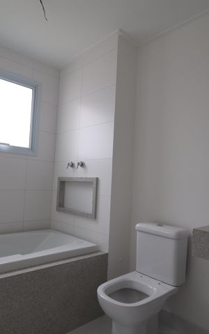 Apartamento à venda com 185m², 4 quartos e 3 vagasBanheiro da Suíte 1
